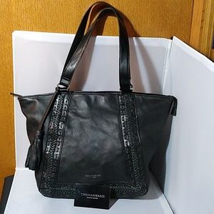 Tignanello black leather shoulder  bag with tassel